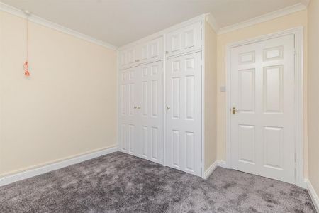 1 bedroom retirement property to rent - Photo 3