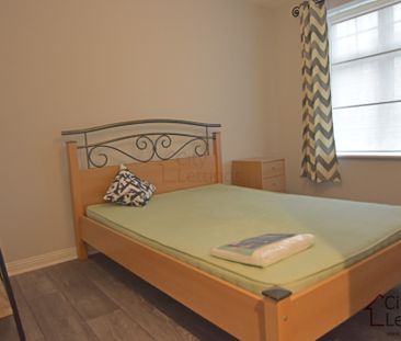 2 Bedroom Ground Floor Flat - Photo 5