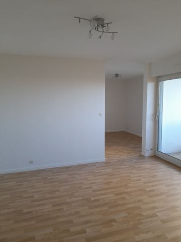 Location Appartement 3 pièces 79m² - Photo 4