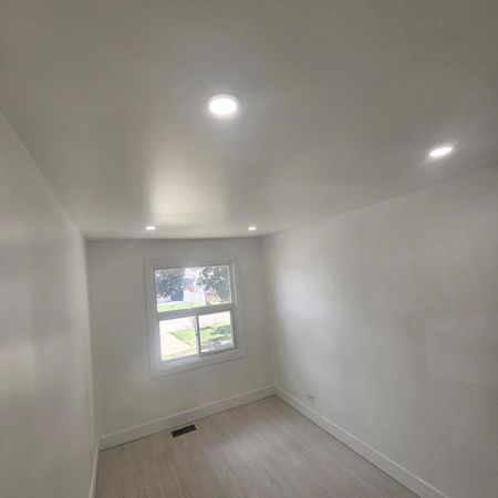 For Lease - 3130 Merritt Avenue, Mississauga, Ontario - Photo 2