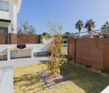 6/126 Eugaree Street, Southport QLD 4215 - Townhouse For Rent | Domain - Photo 4