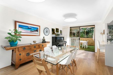 Renovated villa-style living combined with resort-inspired amenities - Photo 2