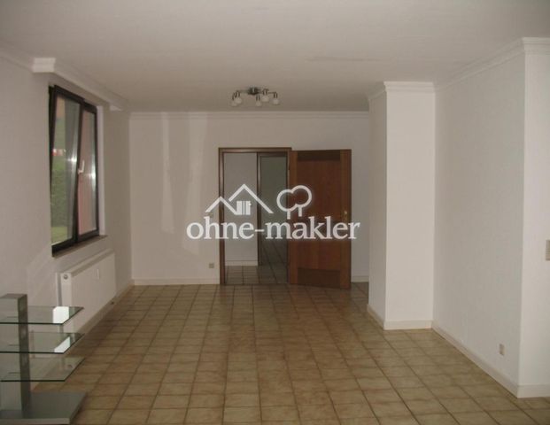 Gepflegte, große Erdgeschoss Wohnung mit eigenem Garten - Foto 1