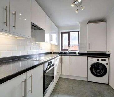 Crossways Road, Grayshott, Hindhead, Hampshire, GU26 - Photo 4