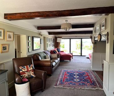 4 bedroom character property to rent - Photo 1