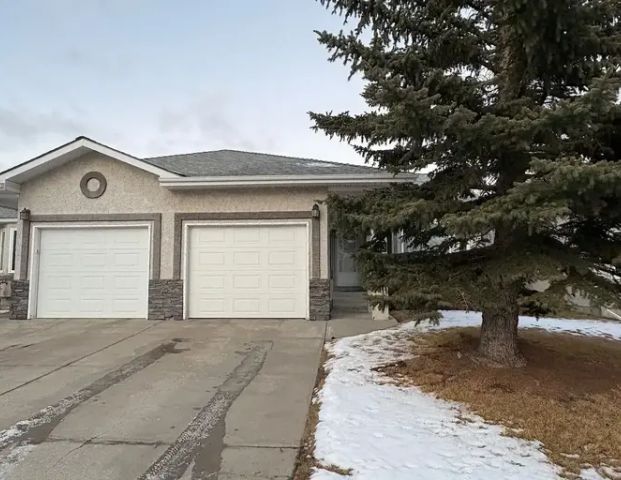 Full Duplex , 2+1 Bed, 2 full Bath, Located in Arbour Lake NW, Calgary | 213 Arbour Cliff Close Northwest, Calgary - Photo 1