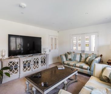 Woking Road, Guildford, Surrey, GU4 - Photo 2