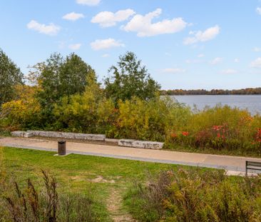 For Lease - 10 Helliwell Crescent, Richmond Hill, Ontario - Photo 3