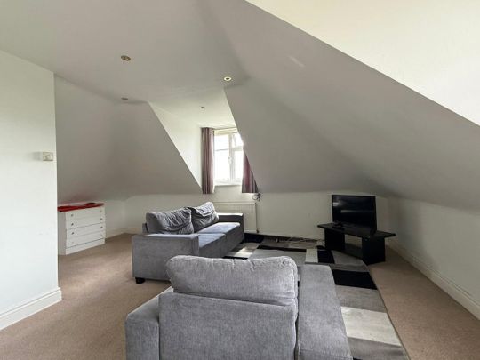 Gladstone Court, NW2, London - Photo 1