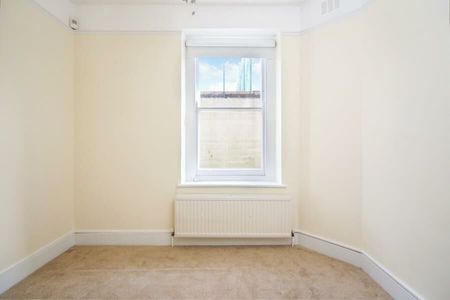 2 Bedroom Flat To Let - Photo 5