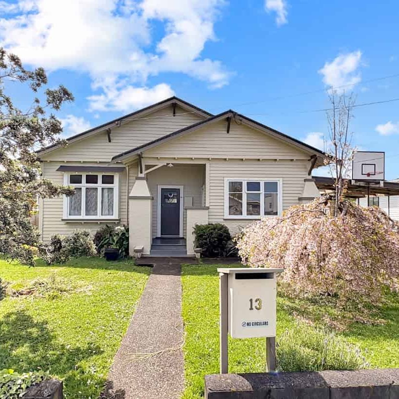 WHANGANUI EAST - 4 BEDROOMS - Photo 1