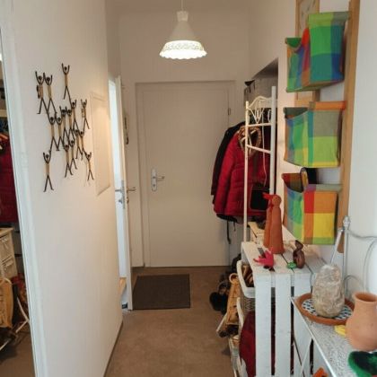 Bezaubernde 2-Zimmer-Wohnung mit allen Vorteilen einer Top-Infrastruktur bietet erholsames Wohnen in zentraler und dennoch naturnaher Grünlage! - Photo 1