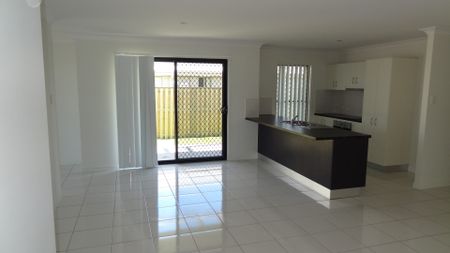 14 Esperance Avenue, 4740, Blacks Beach - Photo 2