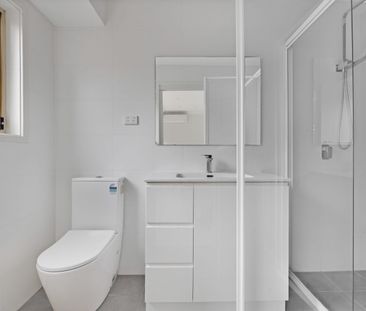 Low Maintenance Four Bedroom Home - Photo 6