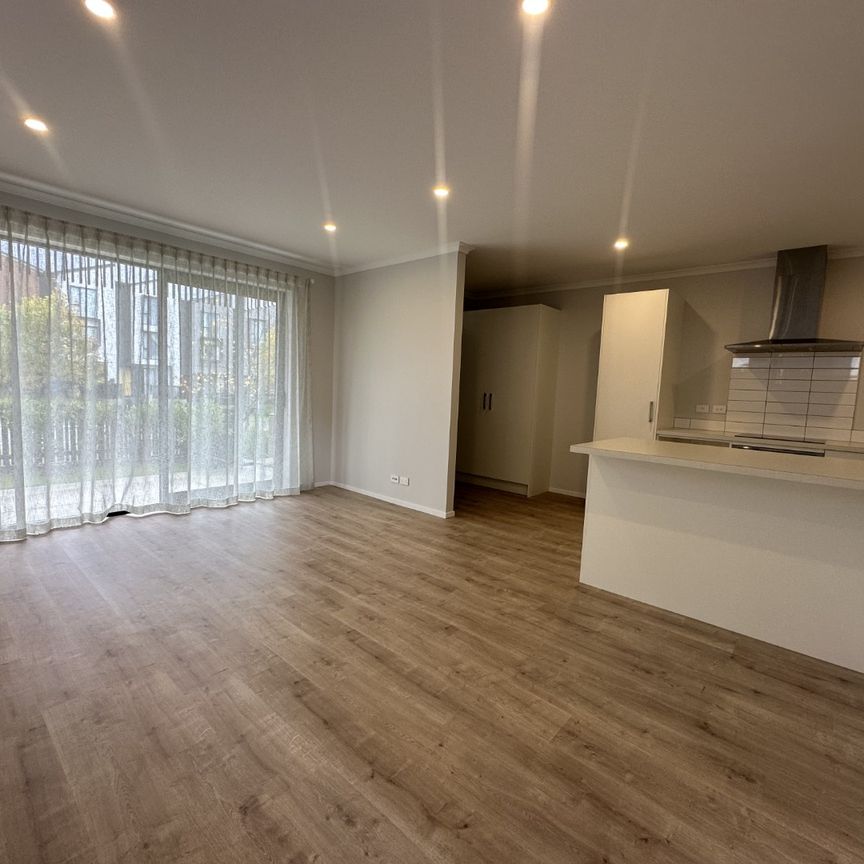 Unit 5, 73 Hobsonville Point Road, Hobsonville, Auckland - Photo 1