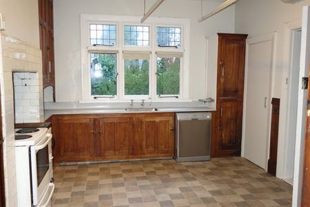 4-5 Bedrooms - Character and Space - Christchurch Girls' & Boys' Zone - Photo 4