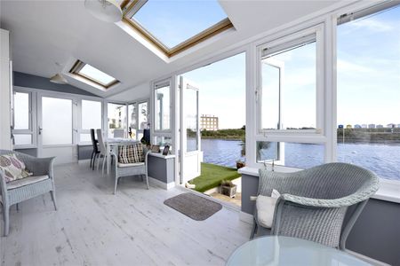 4 bedroom detached house to rent - Photo 2