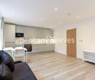 Lismore Boulevard, Colindale, NW9 - Photo 1