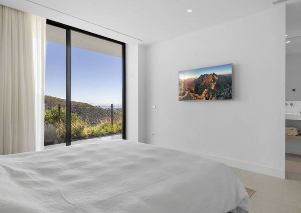 Luxury Villa for rent in Benahavís, Spain