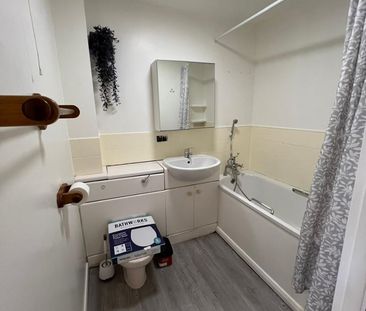 2 Bed Flat, Wood Green, N13 - Photo 6