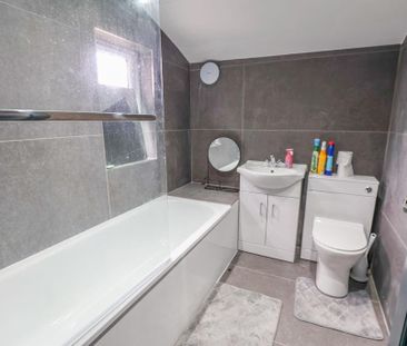 2 bedroom terraced house to rent - Photo 6