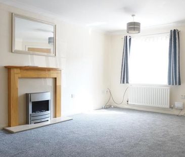 3 bedroom semi-detached house to rent - Photo 1