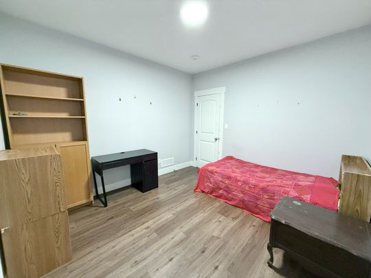 For Lease - 1872 Longfellow Avenue Unit# Lower, Windsor, Ontario - Photo 1