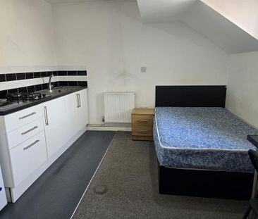 Studio to rent - Photo 2