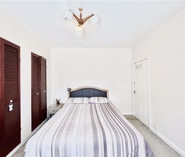 South Countess, London - Photo 2