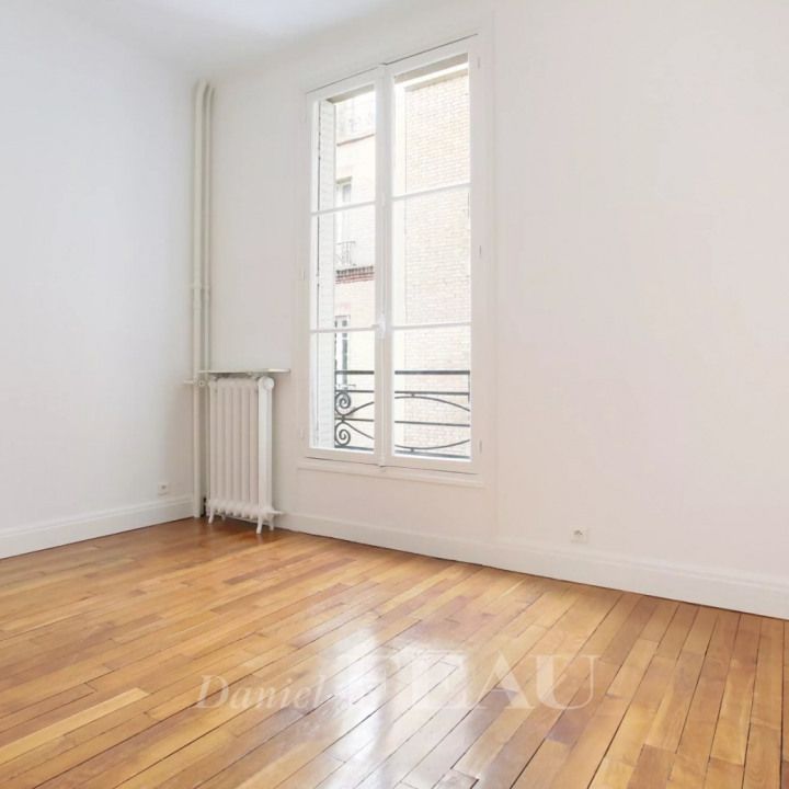 Appartement • Ile de la Jatte-Parc d'Orléans - Photo 1