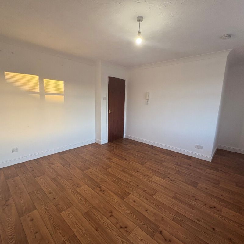 Bishopsgarth, Northallerton - Photo 1