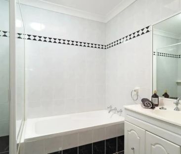 Modern Comfort in a Prime Denistone Location - Photo 3
