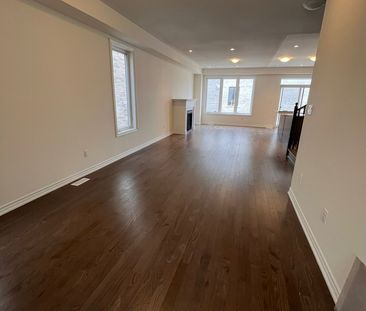 For Lease - 2107 Hallandale Street, Oshawa, Ontario - Photo 2