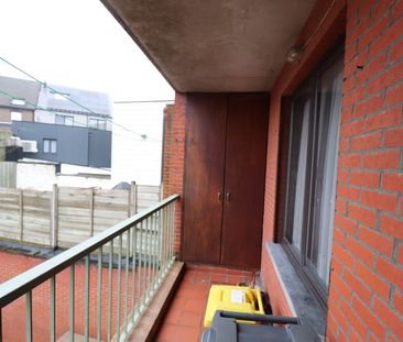 Een appartement op de 1ste verdieping met 2 slaapkamers en terras. - Photo 1