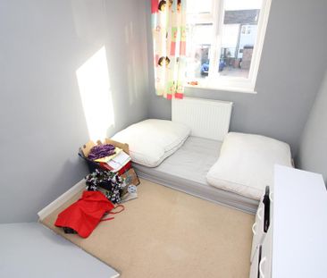 3 bedroom terraced house to rent - Photo 6