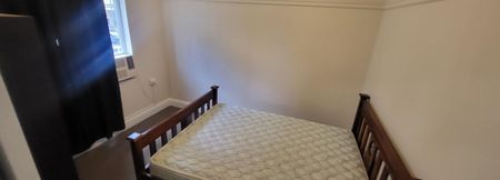 Furnished Unit In Town - Photo 5