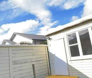 3 Bedroom home with a sleepout - Photo 5