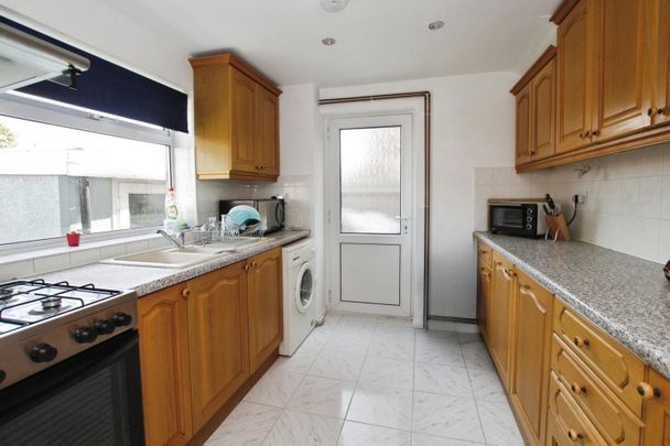 3 bedroom House To Let - Photo 1