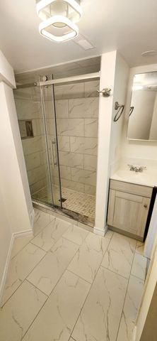 For Lease - 5044 Guildwood Way Unit# Basement, Mississauga, Ontario - Photo 4