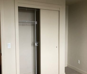 Venu Living at its finest – 1 bedroom plus den - Photo 4