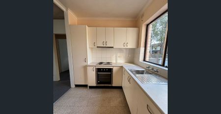 Modern 2 Bedroom Unit in Kingswood - Photo 4