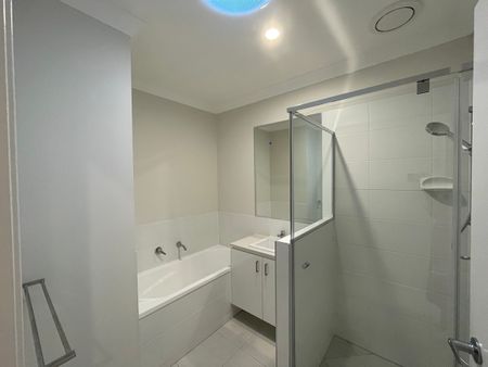 Bright and Beautiful Family Home - Photo 4