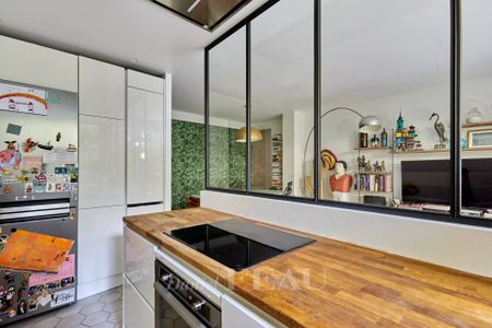 Location appartement, Paris 16ème (75016), 3 pièces, 72.03 m², ref 84842090 - Photo 2