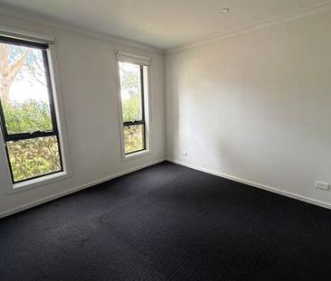 2 BEDROOM TOWNHOUSE - Photo 4