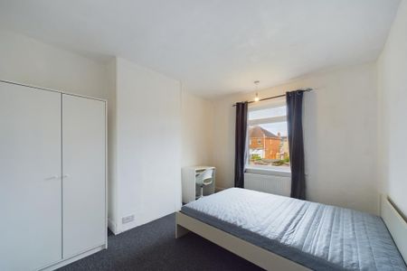 3 bedroom semi-detached house to rent - Photo 3