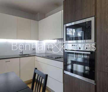 Duke Of Wellington, Royal Arsenal Riverside, SE18 - Photo 6