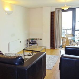 2 bedroom apartment to rent - Photo 2