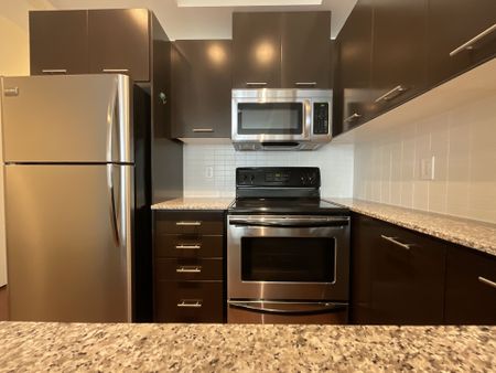 For Lease - 360 Square One Drive Unit# 2104, Mississauga, Ontario - Photo 2