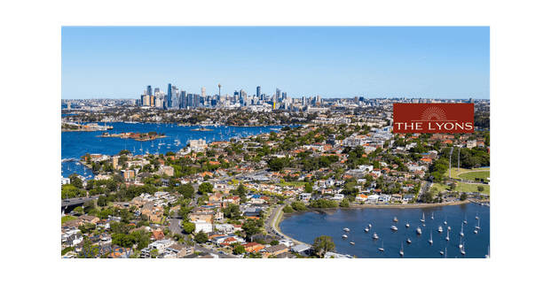 STUNNING 2 BEDROOM ART DECO APARTMENT WITH PARKING AND COURTYARD - Photo 1