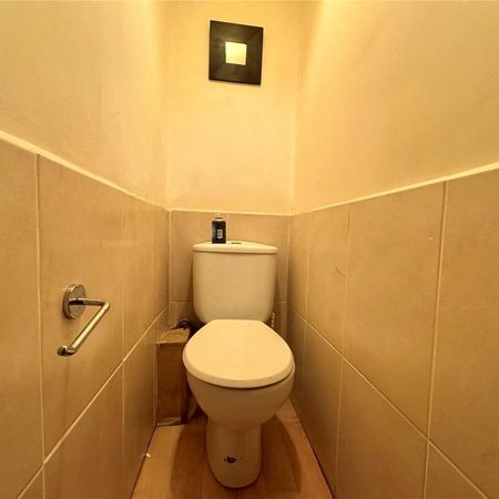 Property to rent - Photo 3